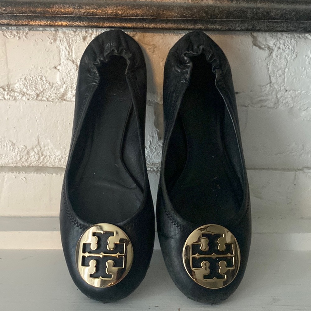 Black Size 7 Tory Burch flats.